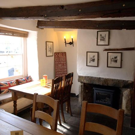 Kings Arms Hotel Abergavenny Kültér fotó