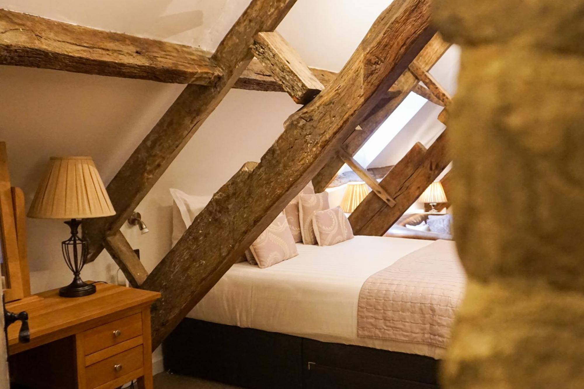 Kings Arms Hotel Abergavenny Kültér fotó