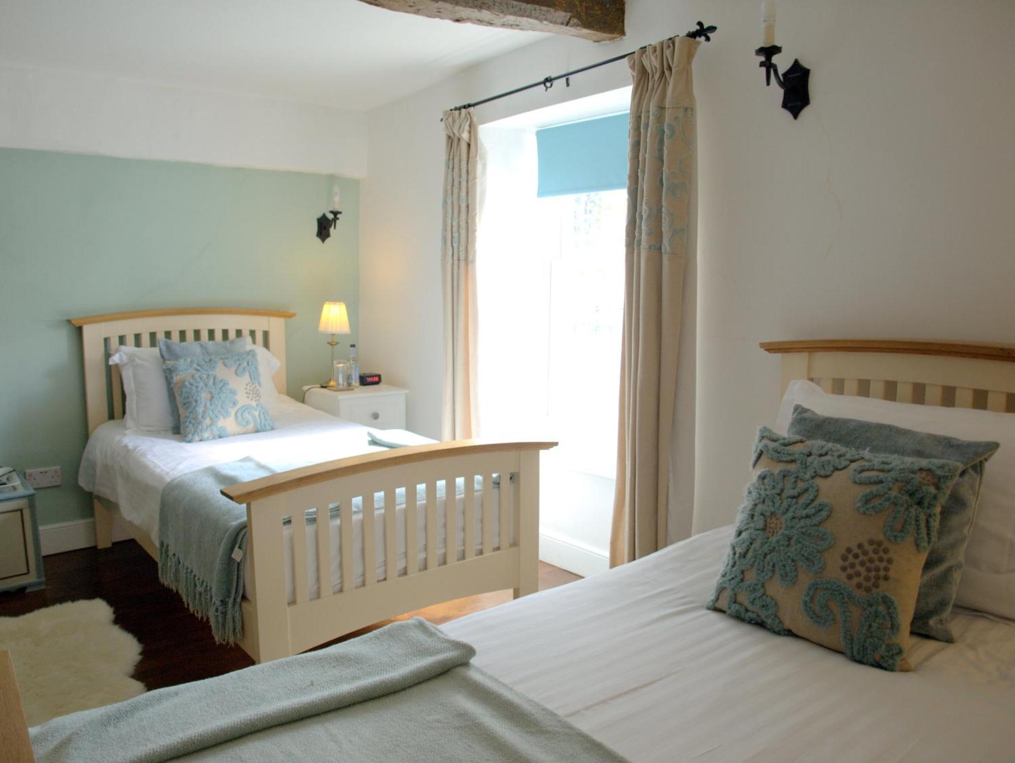 Kings Arms Hotel Abergavenny Kültér fotó
