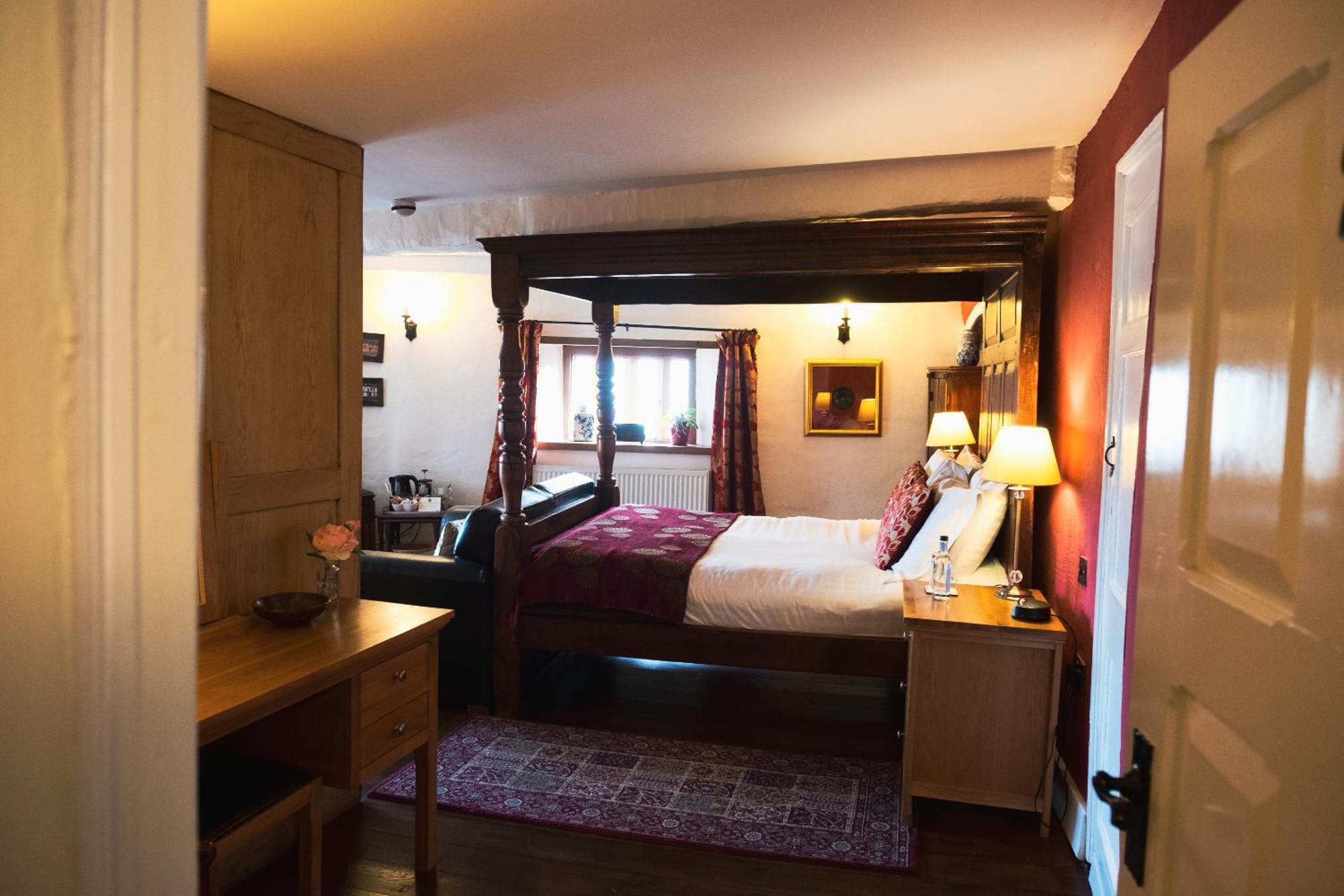 Kings Arms Hotel Abergavenny Kültér fotó