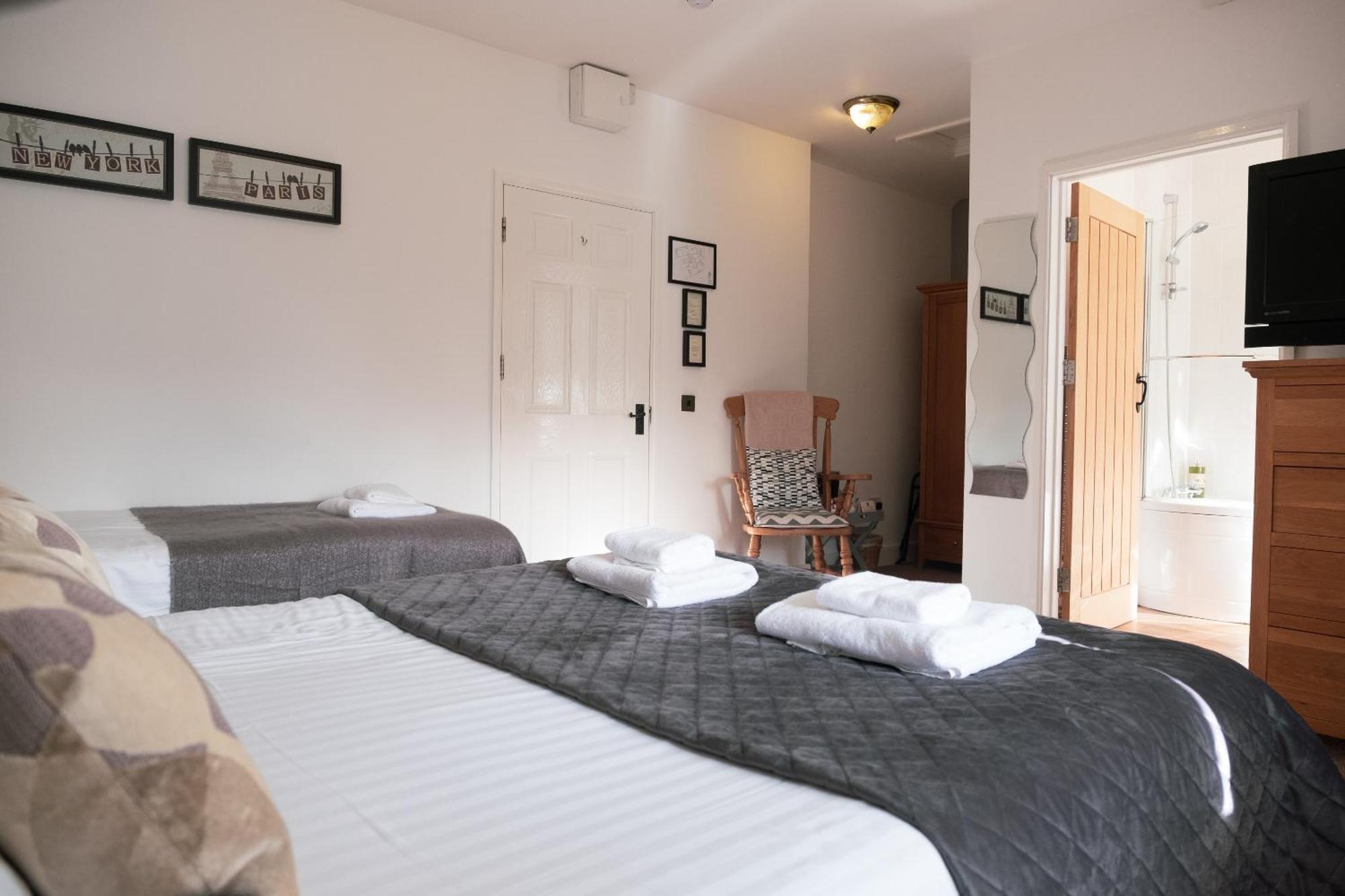 Kings Arms Hotel Abergavenny Kültér fotó